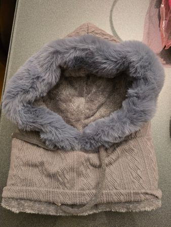 Warmer Winter Balaclava mit Kunstfell, Strick Grau Neu!