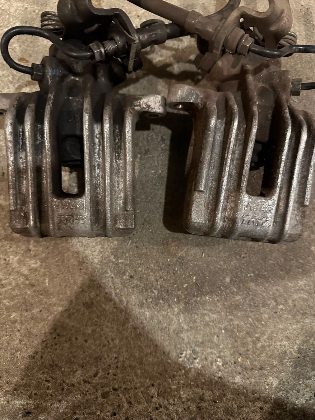 Alle Autoersatzteile: *Bremssättel hinten (Paar)* – Gebraucht aus Sugiez von and_b6dn 1