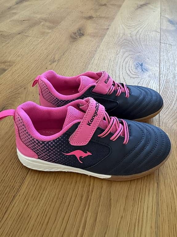 Schuhe für Mädchen: Turnschuhe gr. 32 – Gebraucht aus Steinach von Kec
