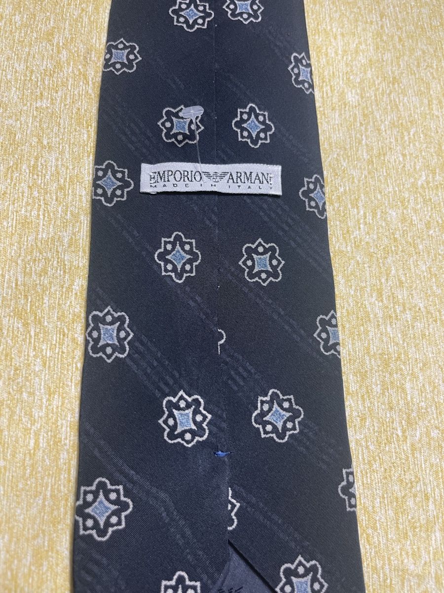 Armani Krawatten: Armani cravatta di seta-Uomo-glamour e elegante  – Neu (gemäss Beschreibung) aus Gordevio von LanaZimm 3