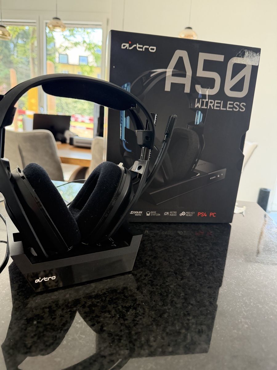 Astro Gaming Cuffie: Astro A50 Wireless Headset PS4 PC guter Zustand – Usato da Bülach venduto da tom_nj9r
