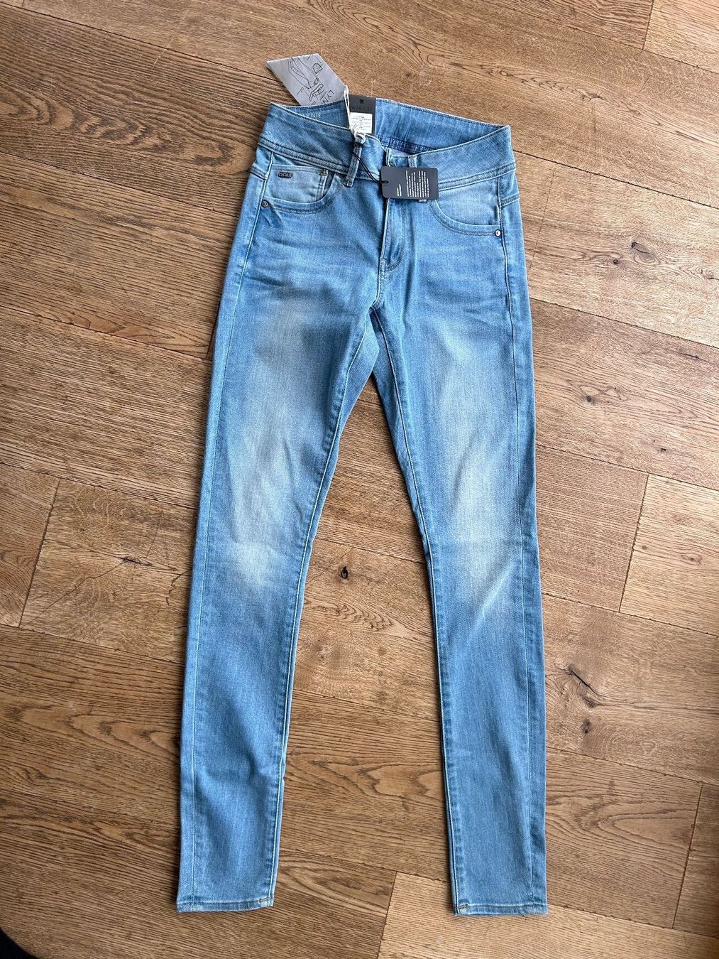 G-Star Jeans: Jeans, G-Star //NEU// 26/32 – Nuovo (secondo la descrizione) da Stettfurt venduto da outlet72