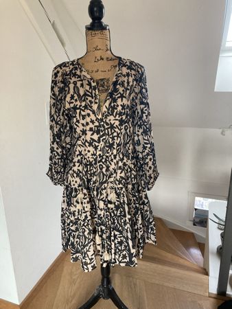 Kleid der Marke Carolina K, gr S, neu