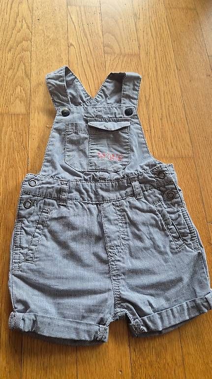 Pantaloni: Kurze Latzhose Gr 74 – Usato da Unterentfelden venduto da jkl_59w2