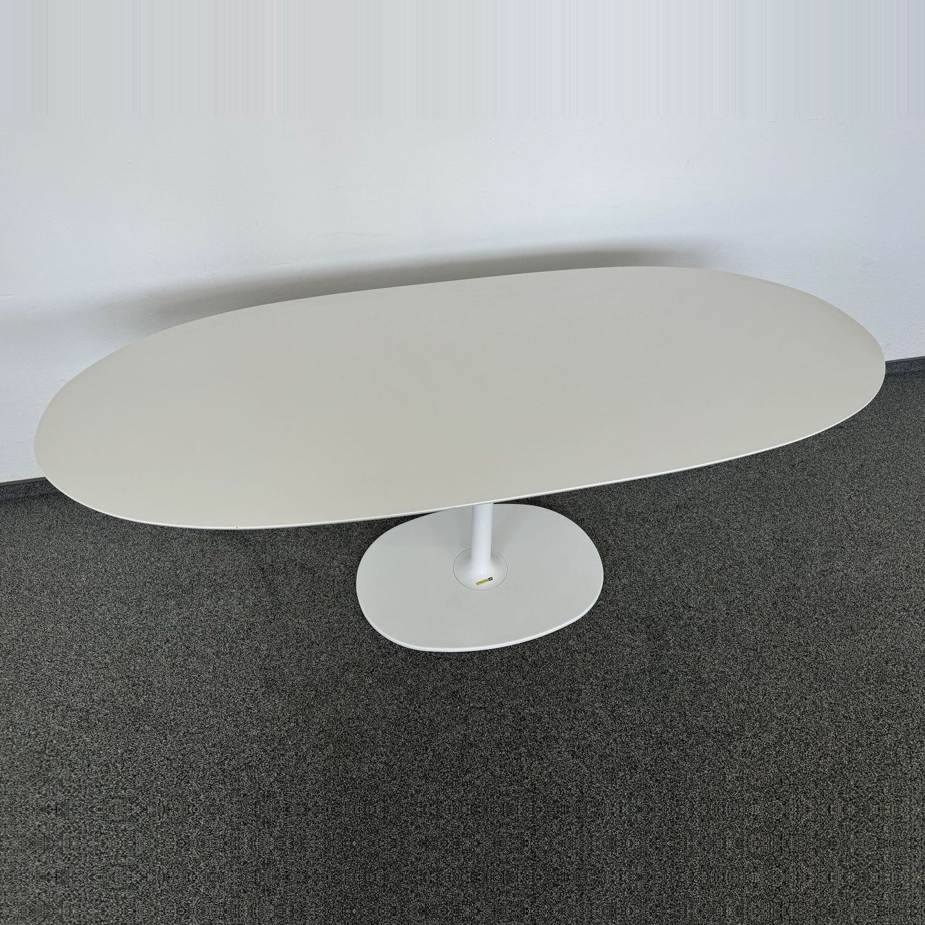 Arper Tavoli: Arper Dizzie Loungetable – Usato da Schönenwerd venduto da mcofficeshop 3