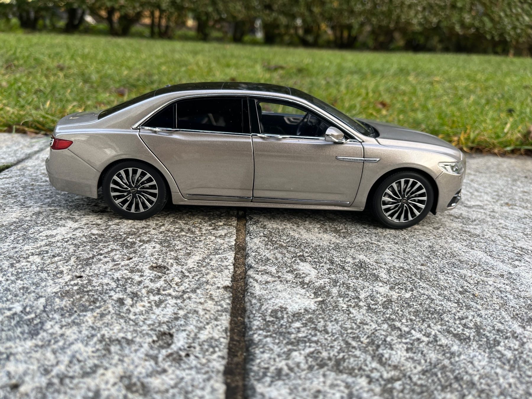 Modellini d'auto: Lincoln Continental 1:18 – Usato da Oberentfelden venduto da conti_gt 5