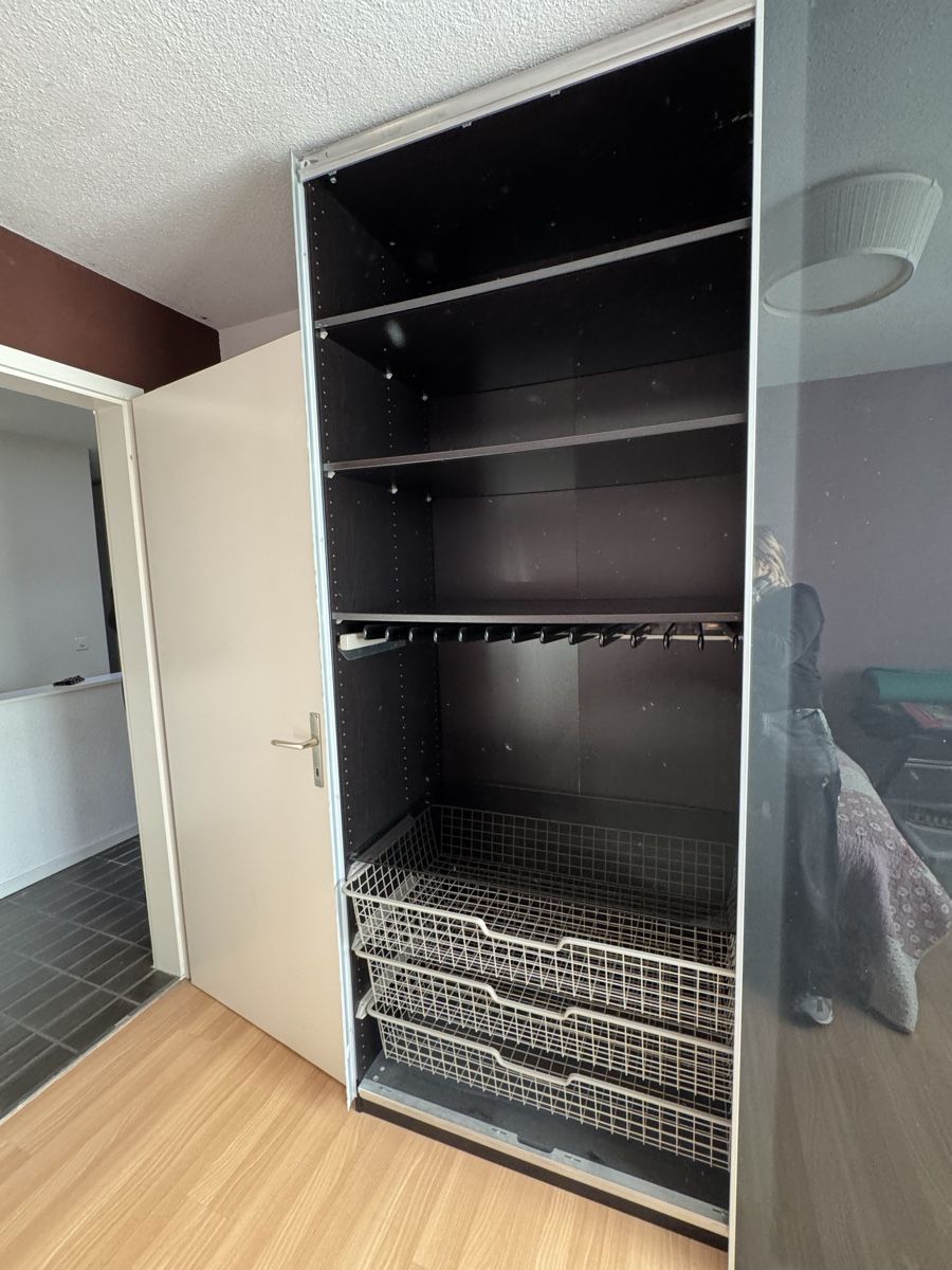 Armadi: Schrank – Usato da Nussbaumen AG venduto da Sbabi 1