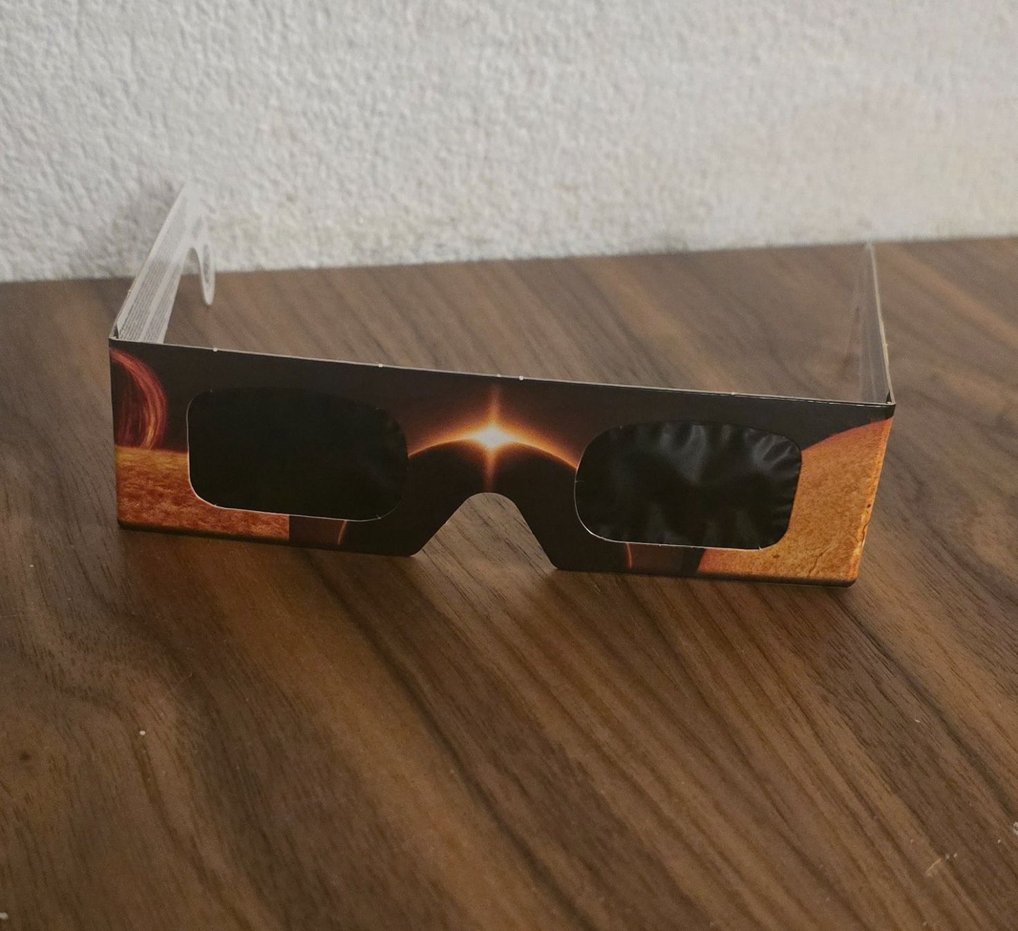 Occhiali & Lenti: Lunettes éclipse solaire LUNT Solar Systems – Nuovo (secondo la descrizione) da Neuchâtel venduto da Camille.2000