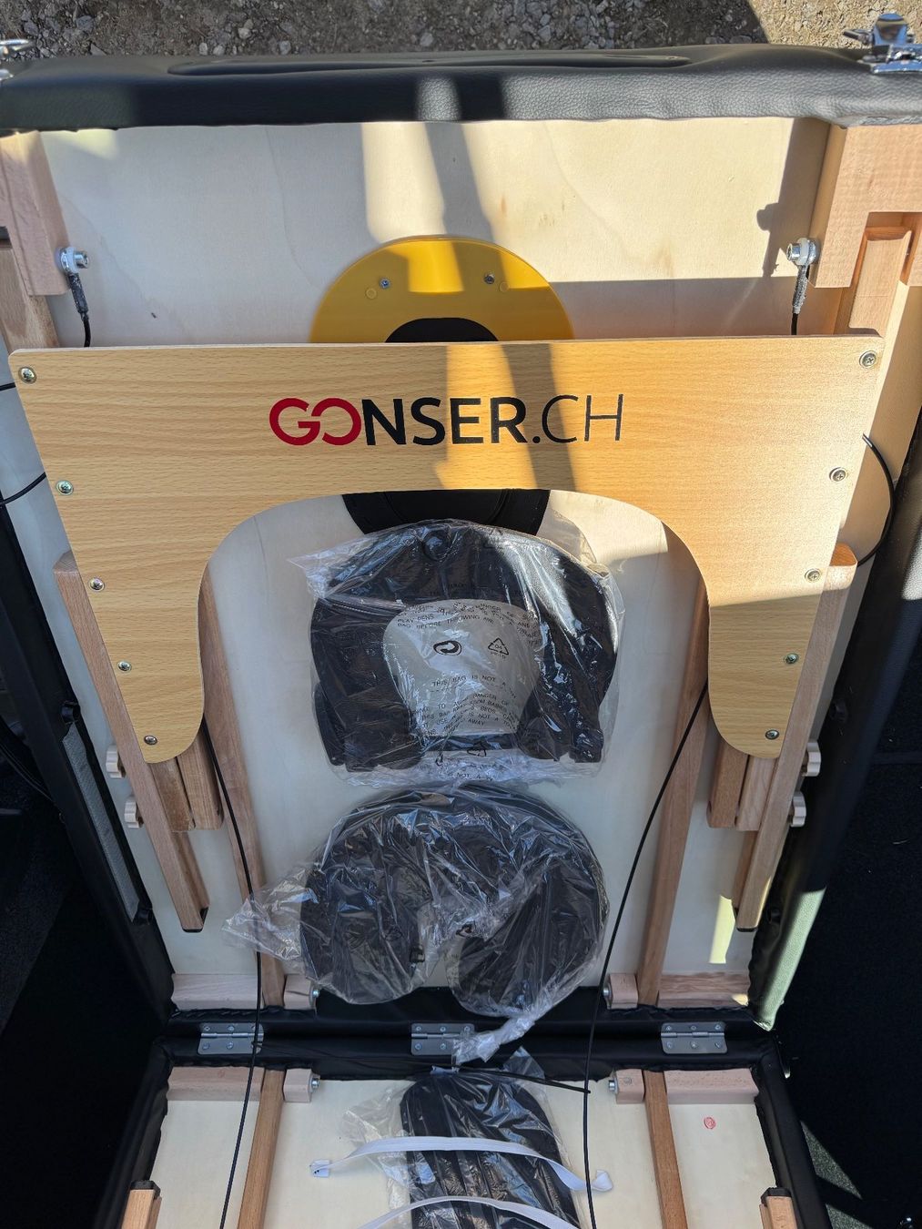 Kosmetik-& Massageliegen: Table de soins avec pieds en aluminium – Neu (gemäss Beschreibung) aus Oeschseite von -Luxury-On-Line- 3