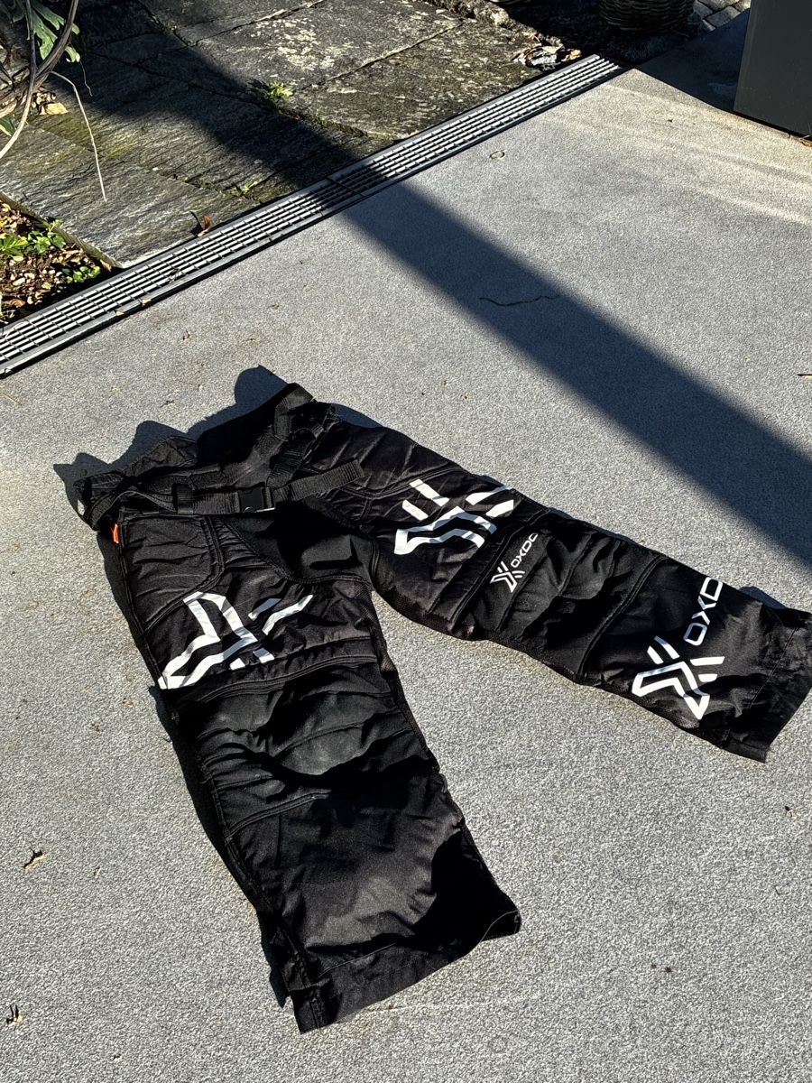 Pantaloni: Hosen OXDOG schwarz – Usato da Niederuzwil venduto da little_beluga