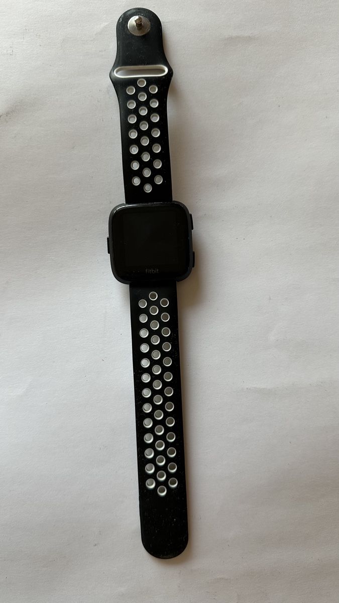 Fitbit Smartwatch: Fitbit Versa 2, guter Zustand – Usato da Veltheim AG venduto da KimiSinger
