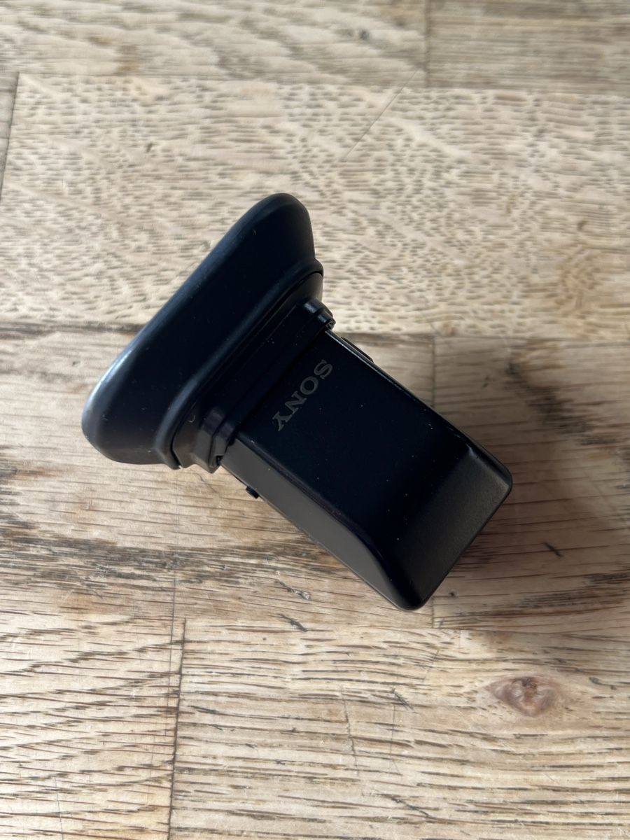 Laufwerke & Adapter: Sony FDA-EV1M Sucher – Gebraucht aus Zürich von analogeschatzkiste 2