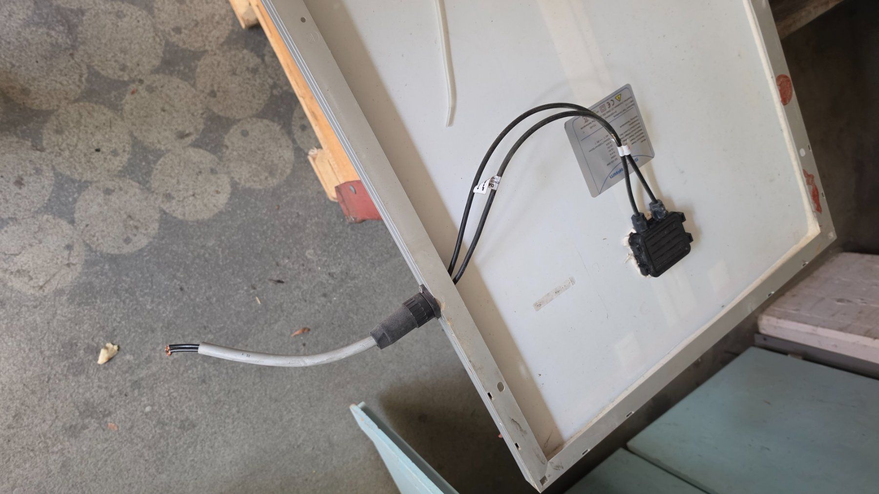 Dispositivi a energia solare: 2x 100watt solar Panel 12v – Usato da Brunnen venduto da Hirm1 2