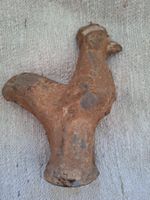 Ancien coq en terre cuite