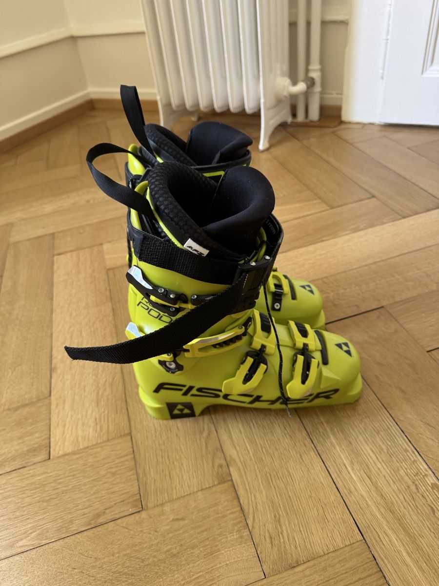 Fischer Sci: Fischer Podium 110 Ski Boots Yellow – Nuovo (secondo la descrizione) da Lausanne venduto da mar_6g2x 1