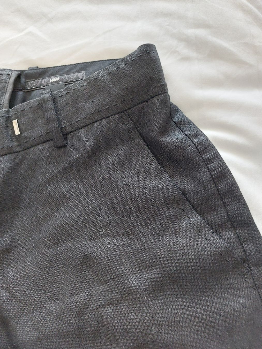 H&M Pantaloni: Bermuda Hose Leinen, Schwarz Gr. 36 – Usato da Thun venduto da Alexanna 5