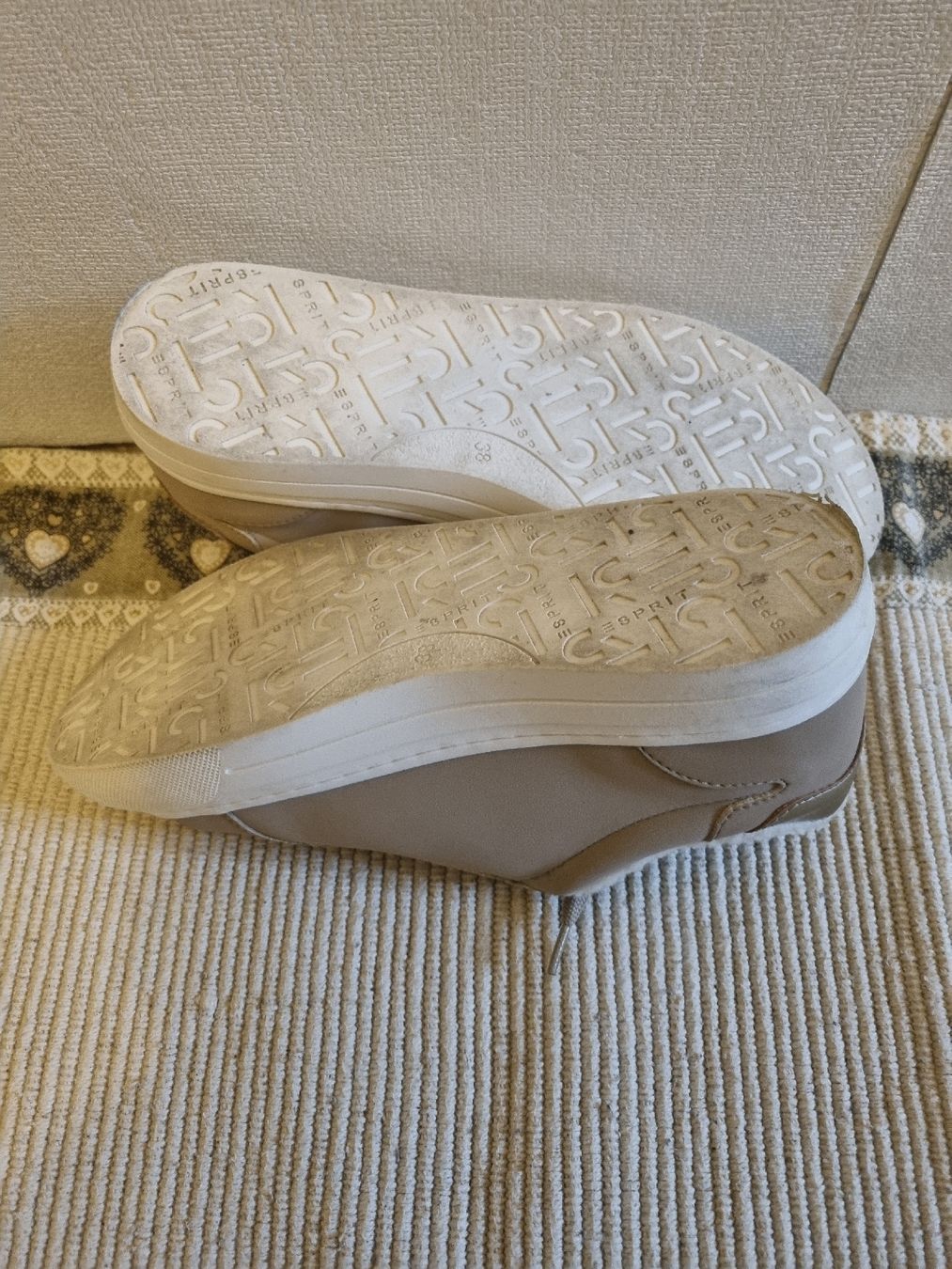 Esprit Scarpe da donna: Esprit Sneaker Gr. 38 – Usato da Thalwil venduto da Briscolina 3