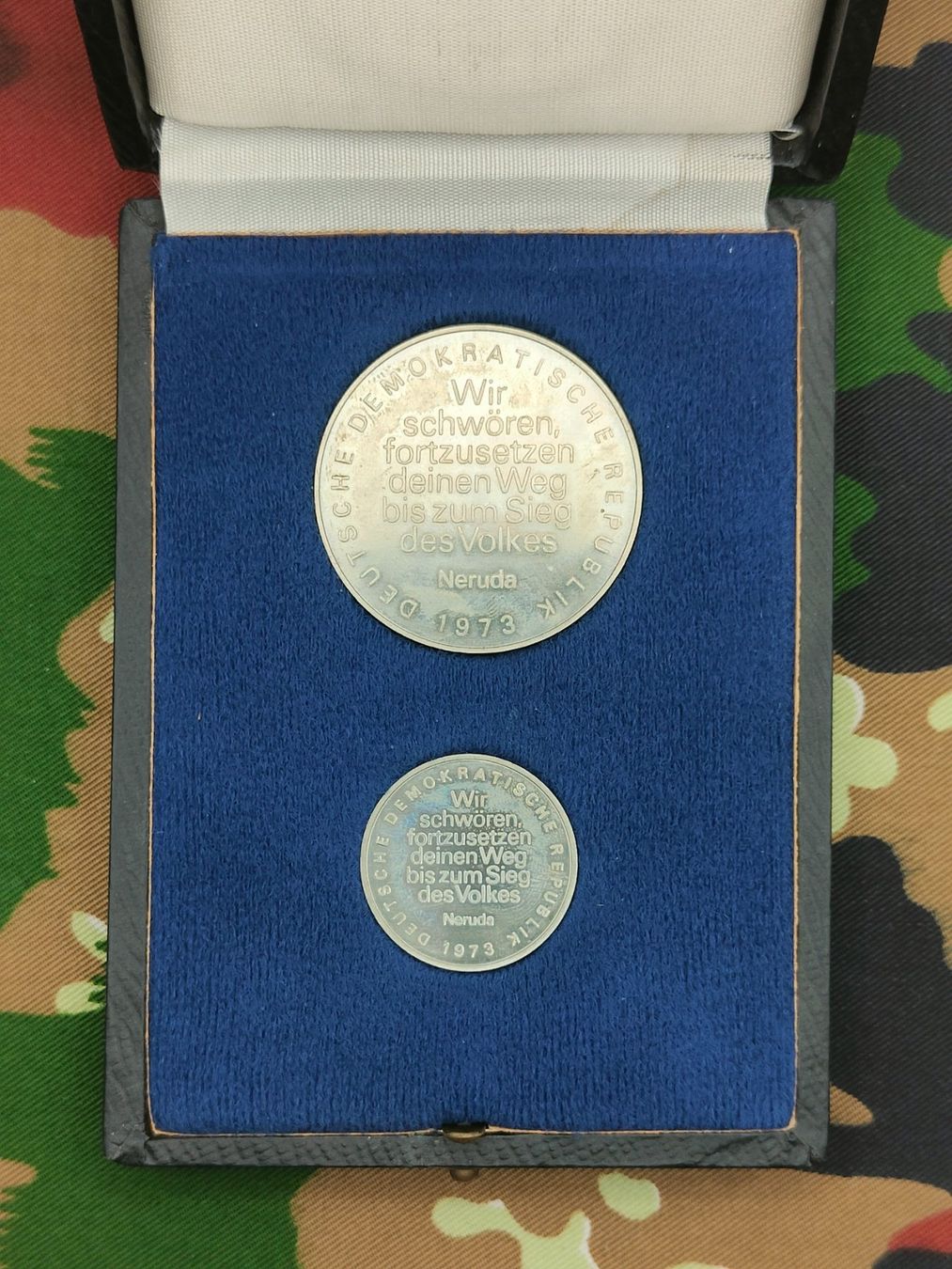 Plaketten & Abzeichen: Gedenkmünzen 1973 Pablo Neruda, mit Etui – Gebraucht aus Bauma von SwissMilitaria 3
