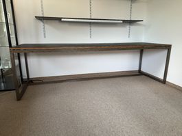 Massiver Schreibtisch 255x80x75cm mit Stahlrahmen