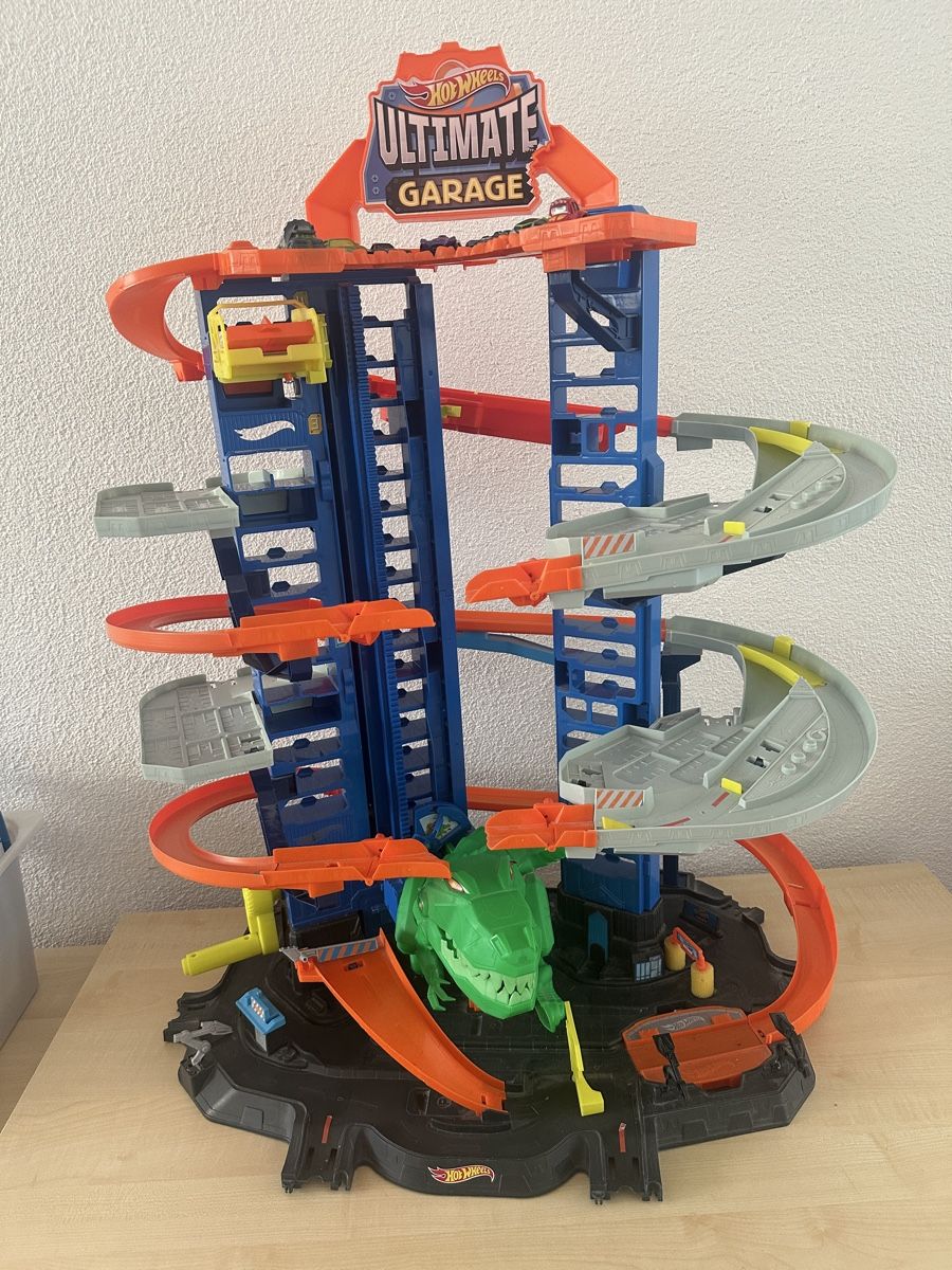 Hot Wheels Giocattoli: Hot wheels Parkgarage  – Usato da Allschwil venduto da gassera01