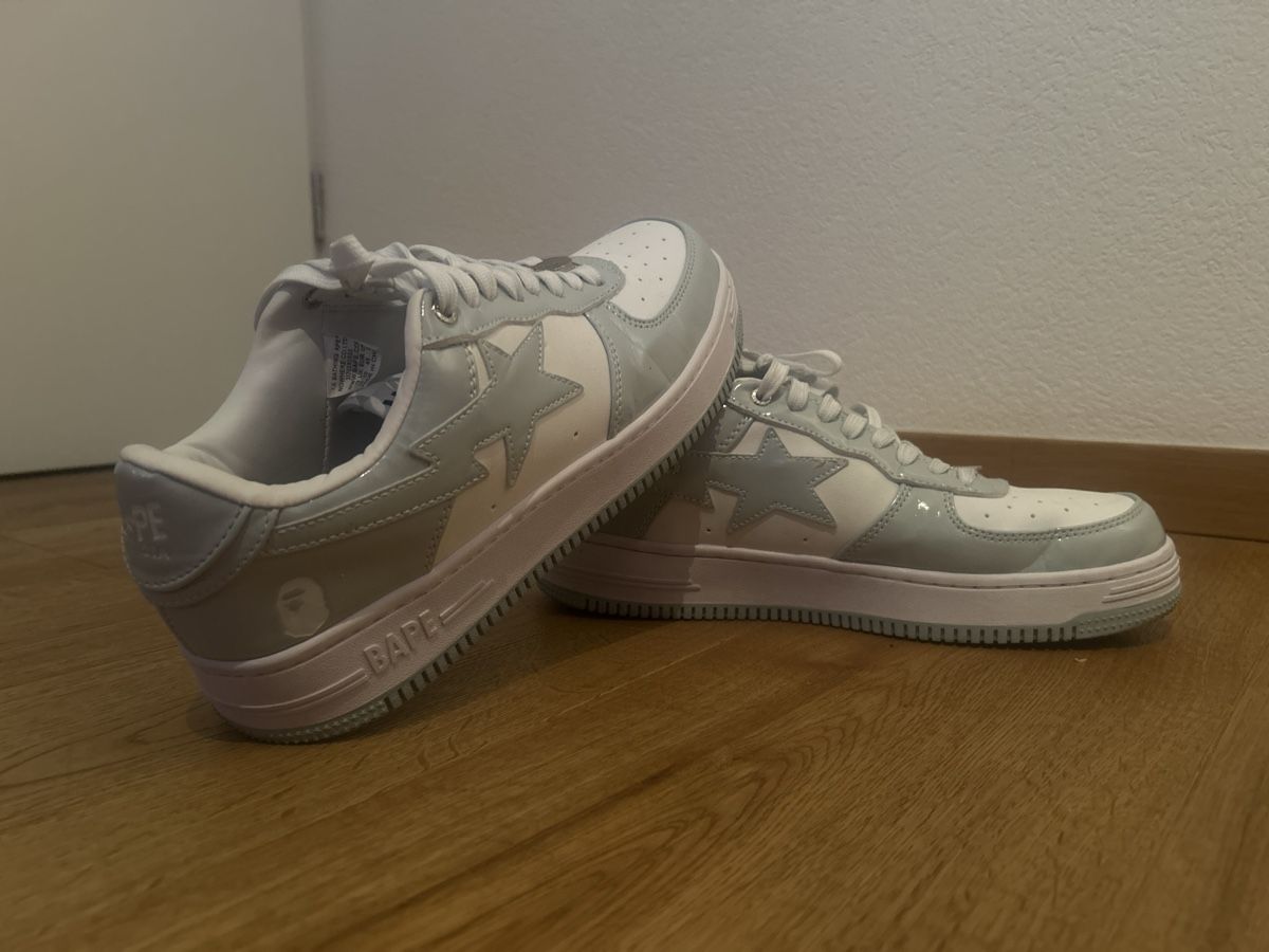 Scarpe da uomo: Chaussures Bapesta Bleues et Blanches Originales – Usato da Mont-sur-Lausanne venduto da _ValentinTuregano
