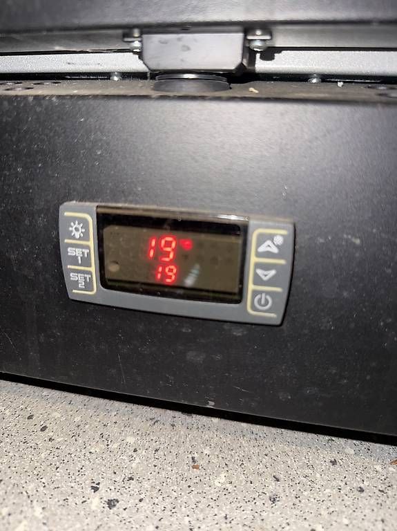 Frigoriferi:  Vinocave – Usato da Gwatt (Thun) venduto da theo360 3