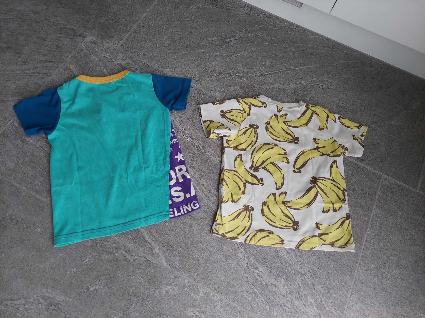 Camicie, T-shirt & Polo: 2er Set T-Shirts Grösse 104 / 110 – Usato da Wiesendangen venduto da troawus 1