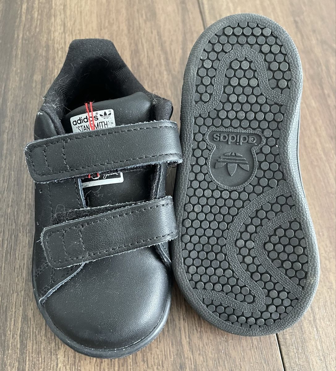 Adidas Scarpe per ragazzi: Adidas Stan Smith, Grösse 21,  Schwarz, Neu! – Nuovo (secondo la descrizione) da Gisikon venduto da lila.libelle