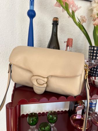 Handtasche COACH Pillow Tabby in Beige