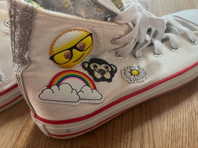 Scarpe per ragazze: Converse-Imitat mit witzigen Emoji – Usato da Steinmaur venduto da Dyleila 1