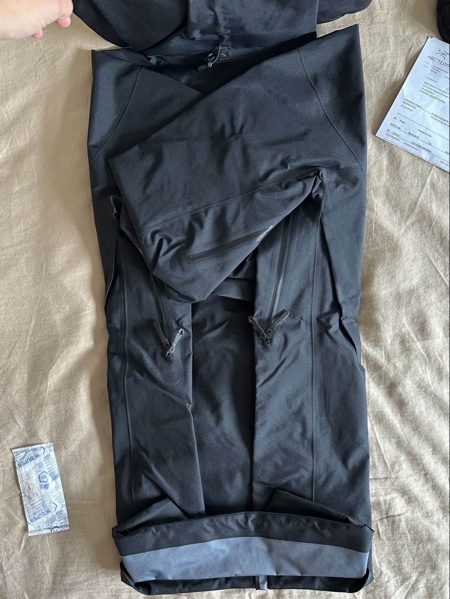 Arcteryx Jacken: Arcteryx Alpha SV – Neu und originalverpackt aus St. Gallen von Alpenfuerst 3