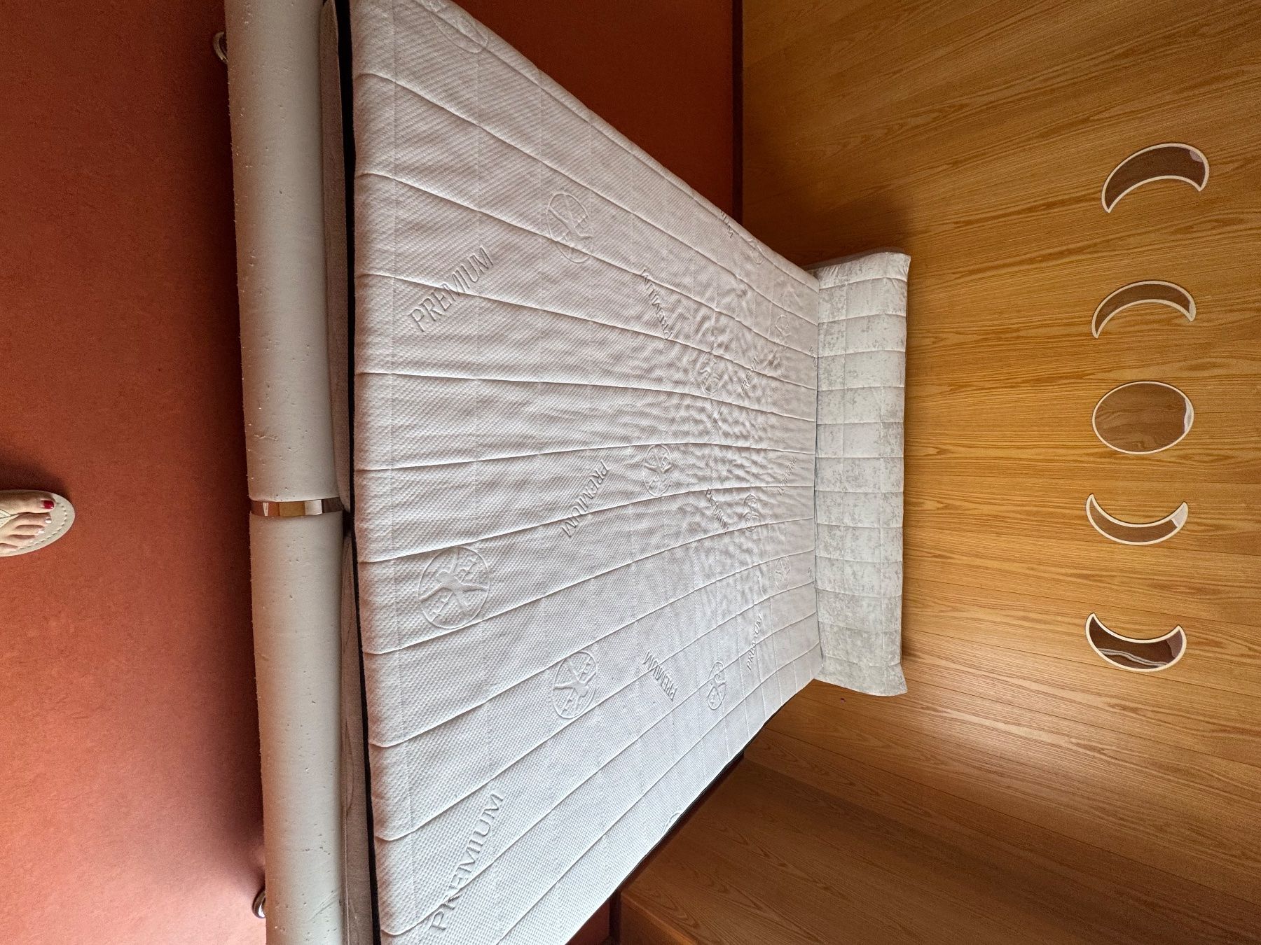 Top: Bett topper – Usato da Göschenen venduto da Lord.Raiden 1