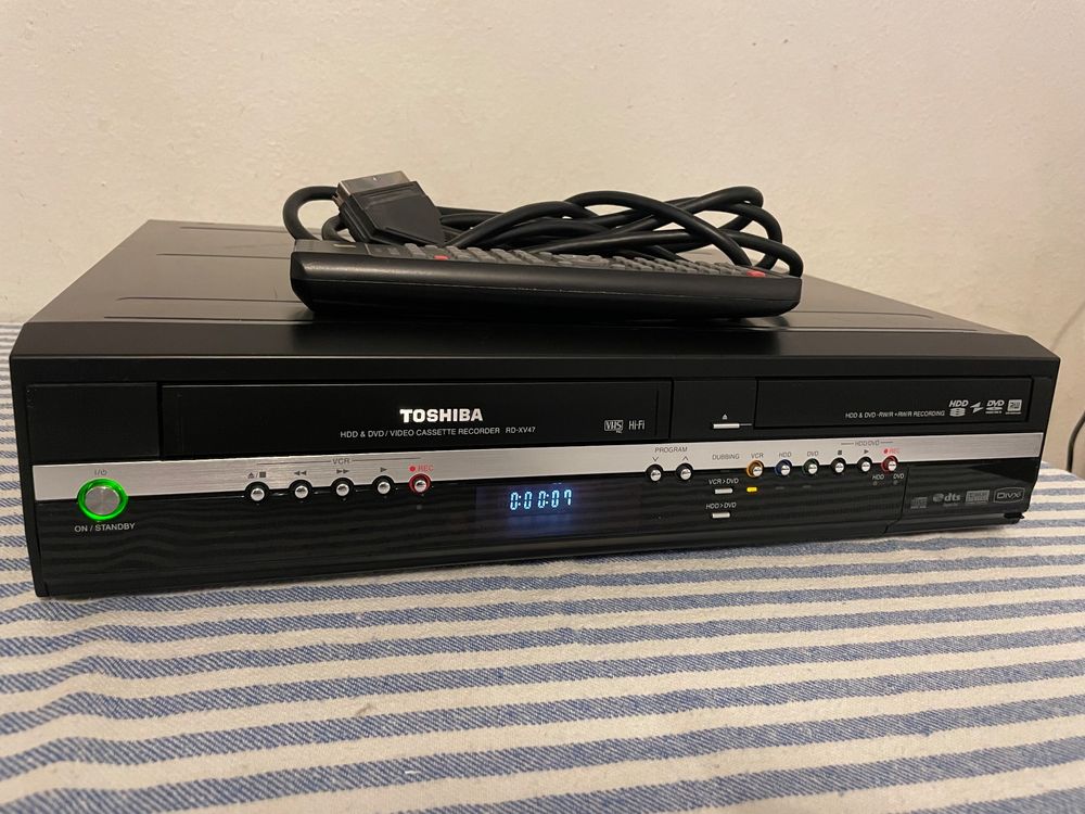 Toshiba RDXV47 VHS / DVD Kombination Recorder MIT HDD Kaufen auf Ricardo