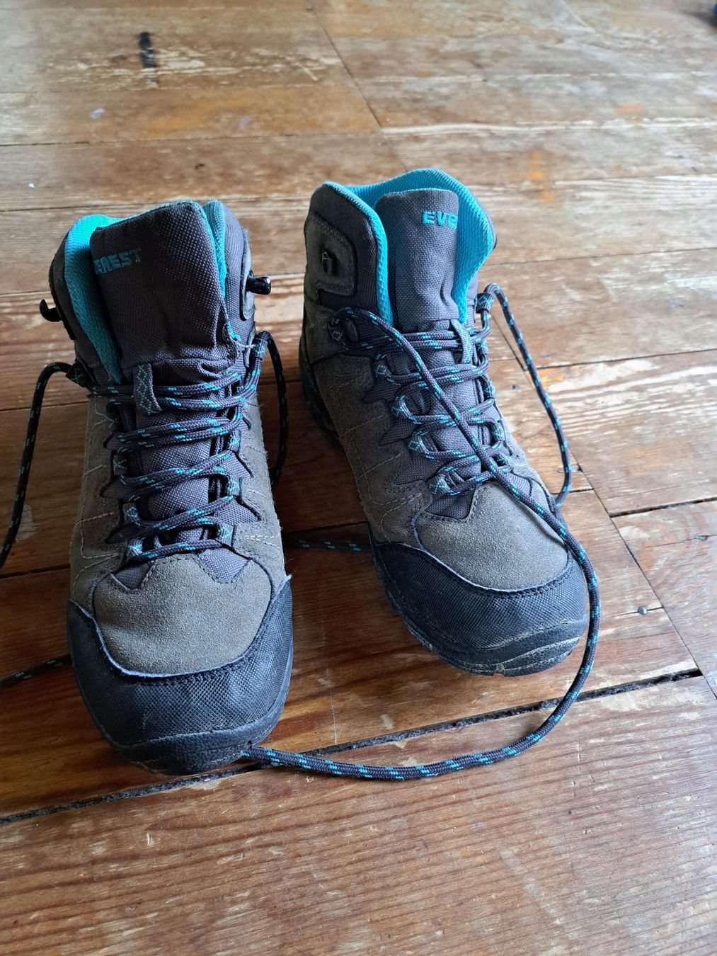 Everest Schuhe für Jungen: Everest Wanderschuhe Gr.35 – Gebraucht aus Winterthur von Zuffel