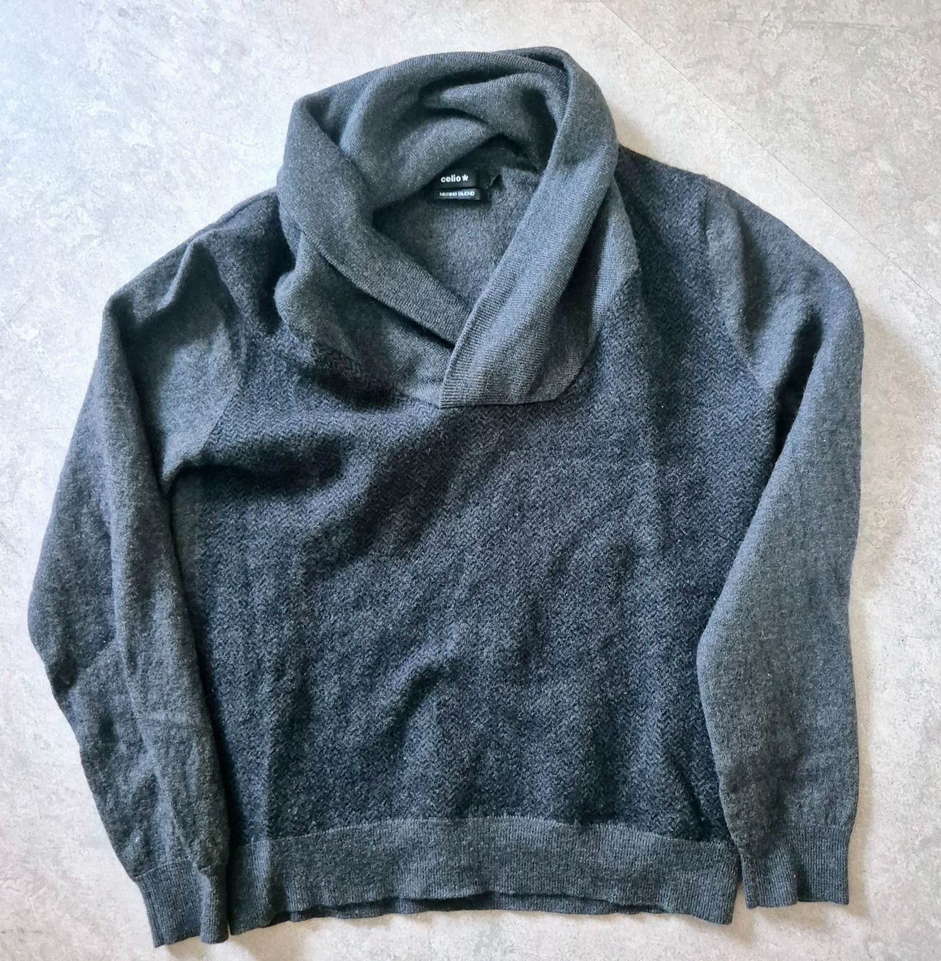 Maglioni & Felpe: PULLOVER CELIO XS WOLLE GRAU WEICH , TOP ZU JEANS HOSE – Usato da Elsau venduto da the-colorful-side 2