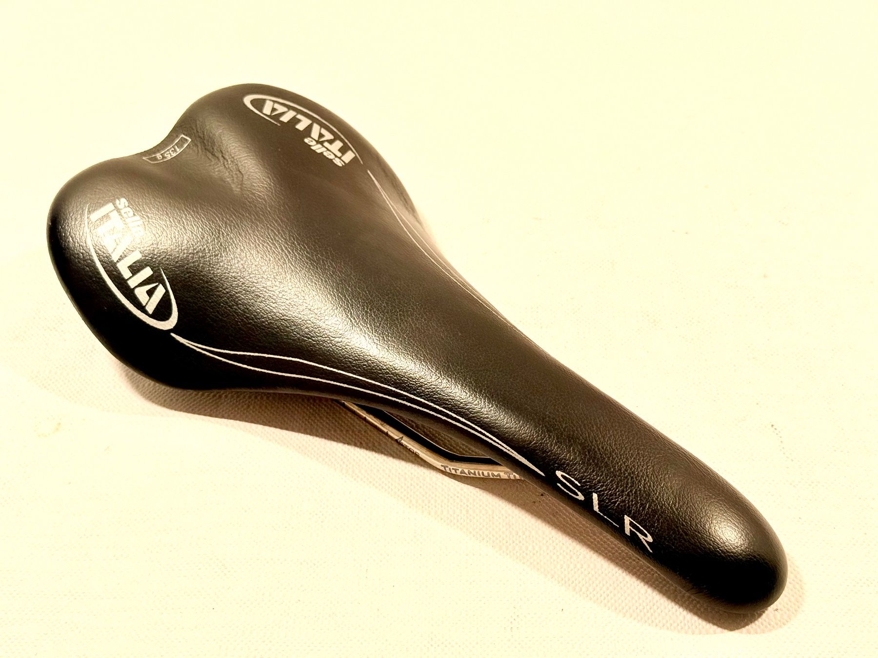 Selle Italia Ersatzteile: Selle Italia SLR CARBON FIBRE Leder Sattel 135g TOPZUST 2605 – Gebraucht aus Luzern von bikeandbeltcom 1