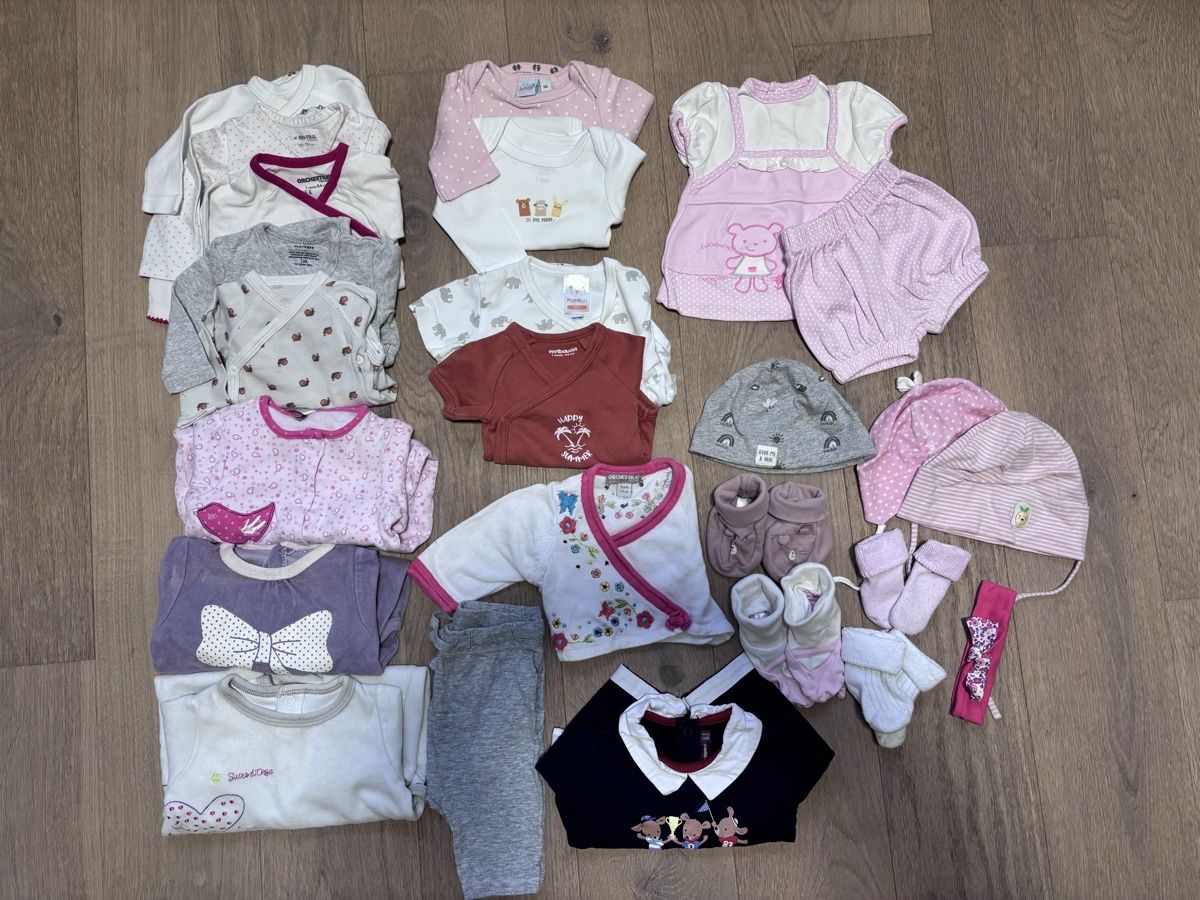 Lotti & Set di vestiti: Mädchen Kleider Paket Gr 50-56 – Usato da Wahlen b. Laufen venduto da Slash077