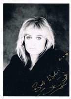 Susan George 1950- Autogramm signiert Foto 13x18cm