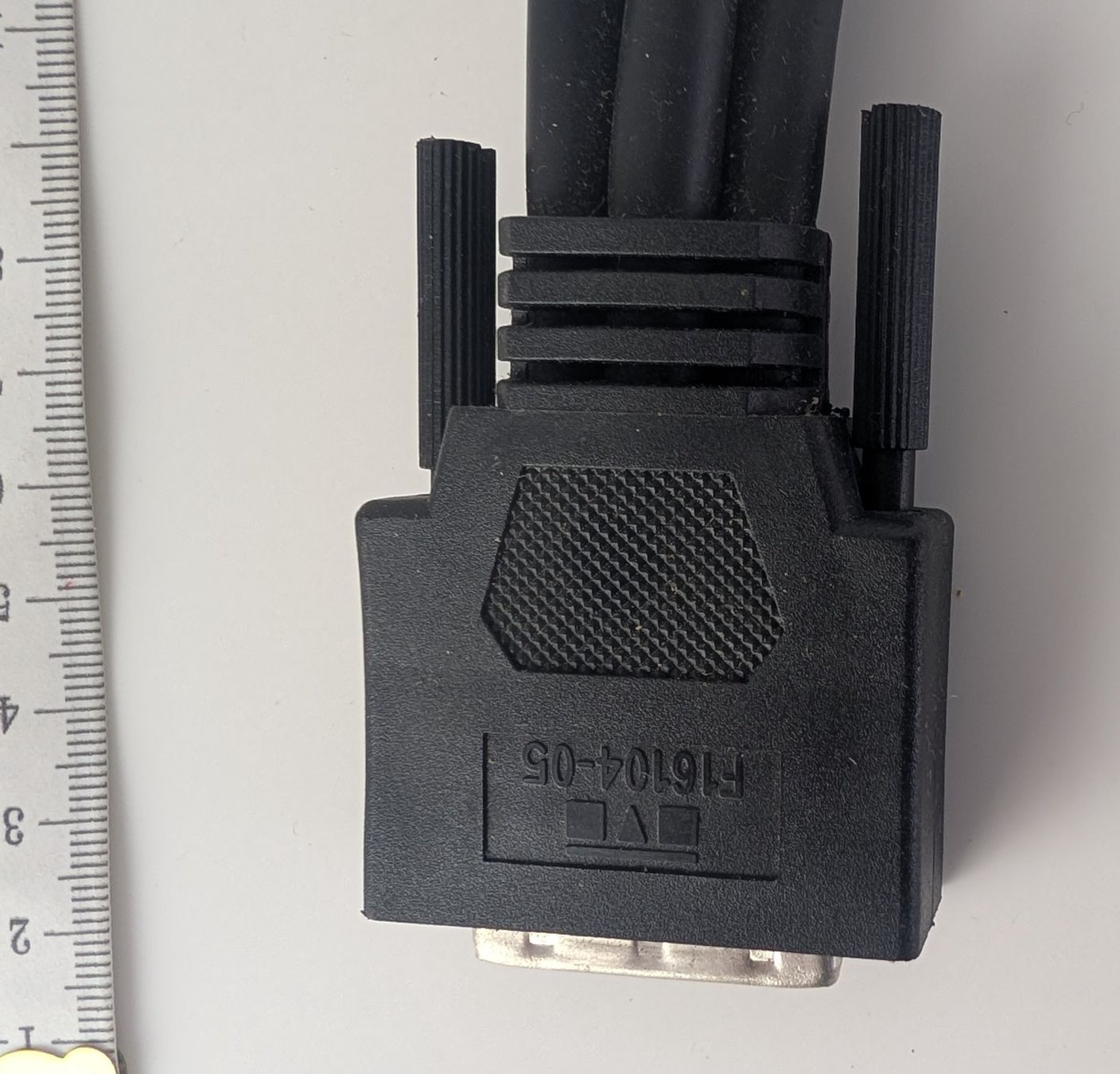 Cavi: Y-Kabel VGA auf 4x VGA – Usato da Zürich venduto da axolottchen 1