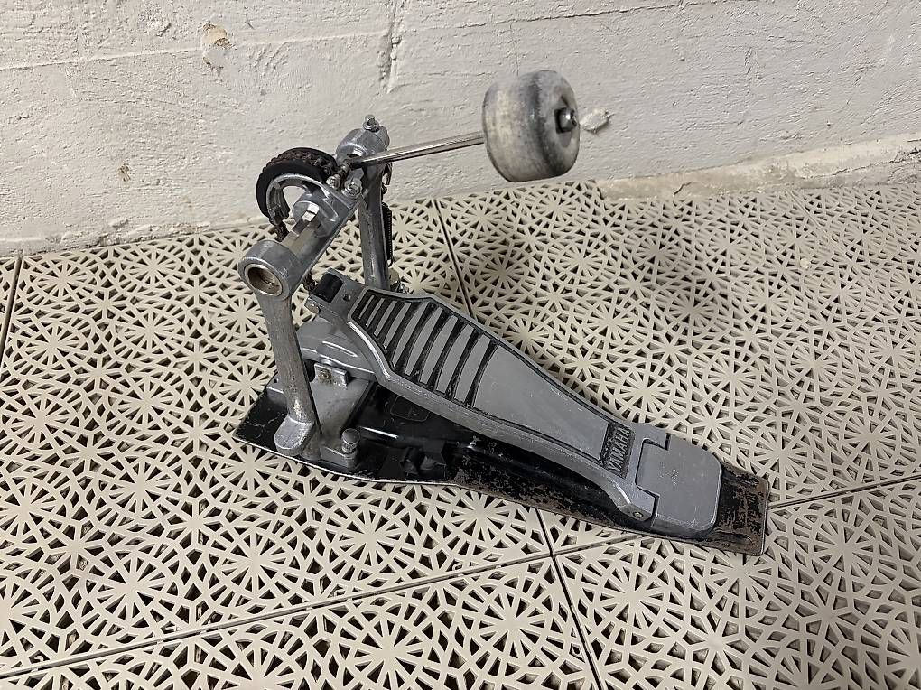 Strumenti musicali: Bassdrum-Pedal – Usato da Zürich venduto da SuperSeven2.0