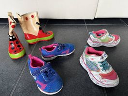 Gummistiefel / Turnschuhe Gr. 23