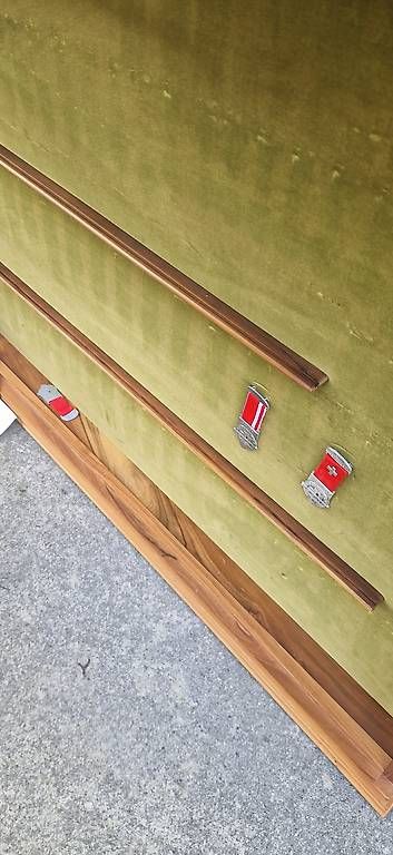 Vetrine: Kranzkasten Vitrine – Usato da appenzell venduto da Ch23 2