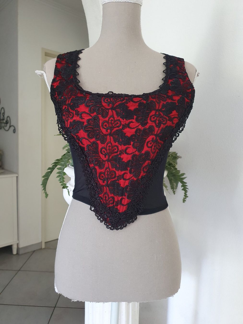 Altra biancheria intima: Gothic Corsage rot/schwarz "Made in London" – Usato da Münsingen venduto da BlackTears-3