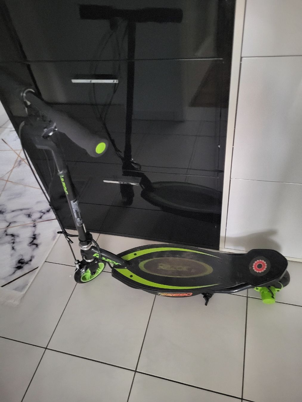 Veicoli elettrici: elektro scooter  und howboard – Usato da Basel venduto da fd6_krd5