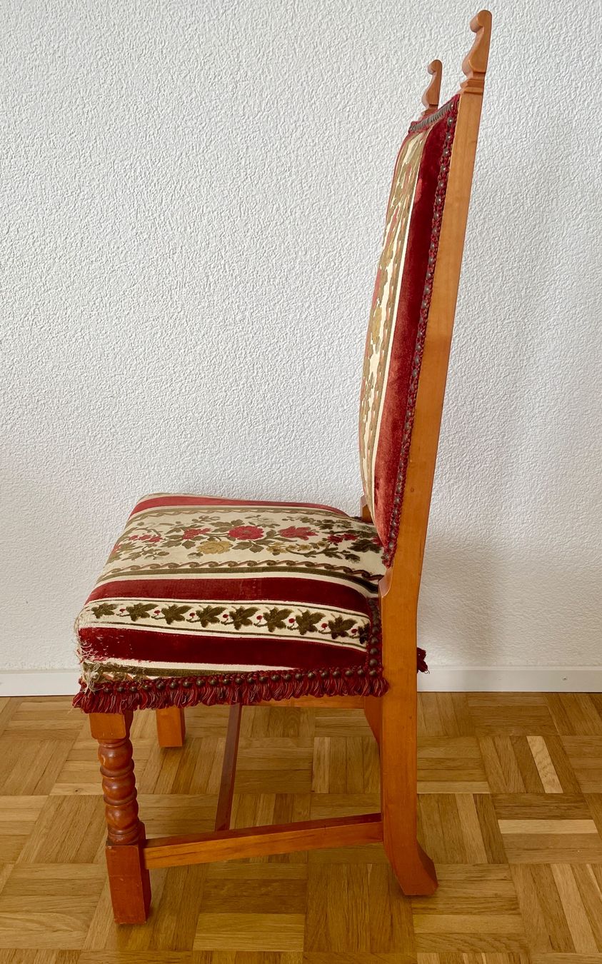 Chaises: Holzstuhl, gepolstert – D'occasion à Gümligen par soleil149 1