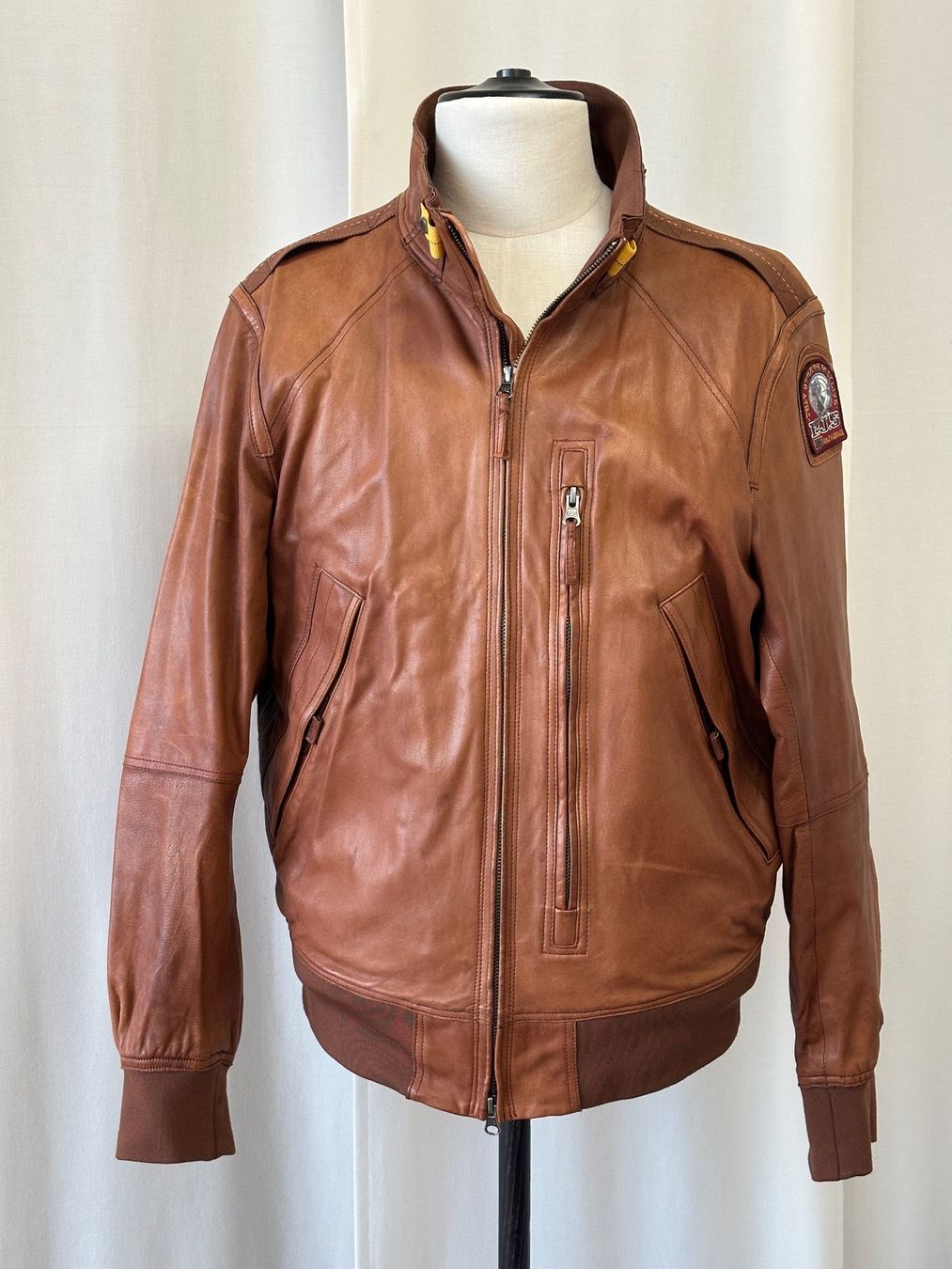 Parajumpers Giacche: PJS Lederjacke Parajumpers M-L – Usato da Wil SG venduto da WilSG9500 1