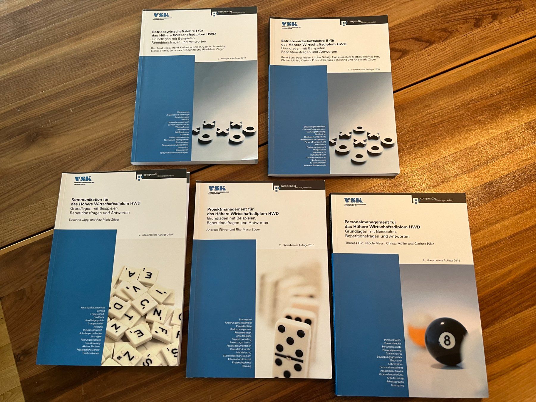 Libri: VSK Bundle mit 5 Lehrmitteln – Usato da Egerkingen venduto da simsigi