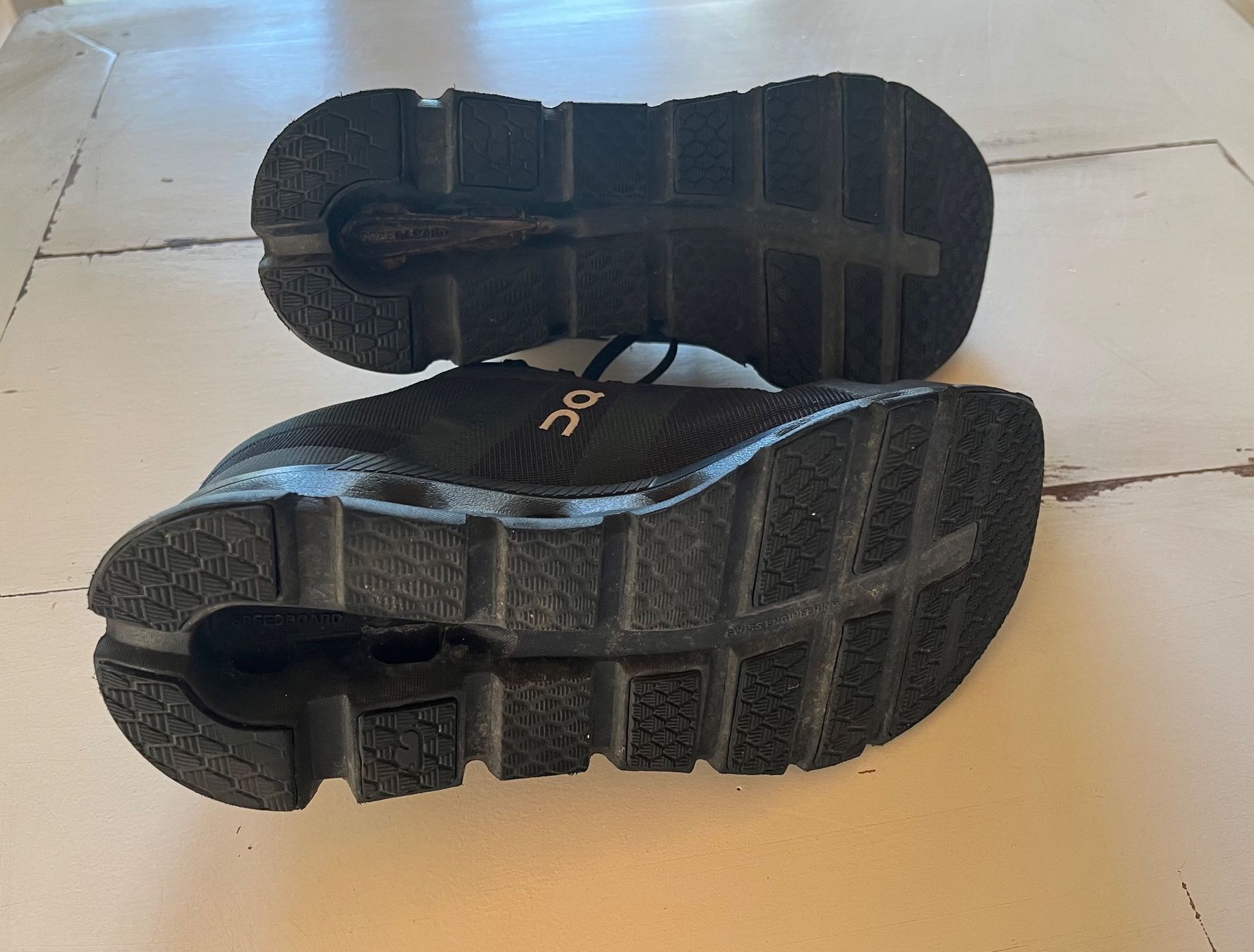 On Scarpe da donna: ON° Cloudrunner waterproof Schuhe Grösse 38,5 – Usato da Bonstetten venduto da Sinilu 5