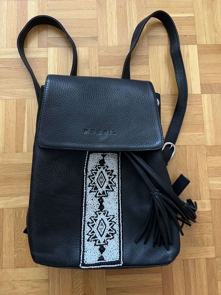 Zaini: MOCHIL Mapuche Leder Rucksack, schwarz, neuwertig – Nuovo (secondo la descrizione) da Rüschlikon venduto da Picpara