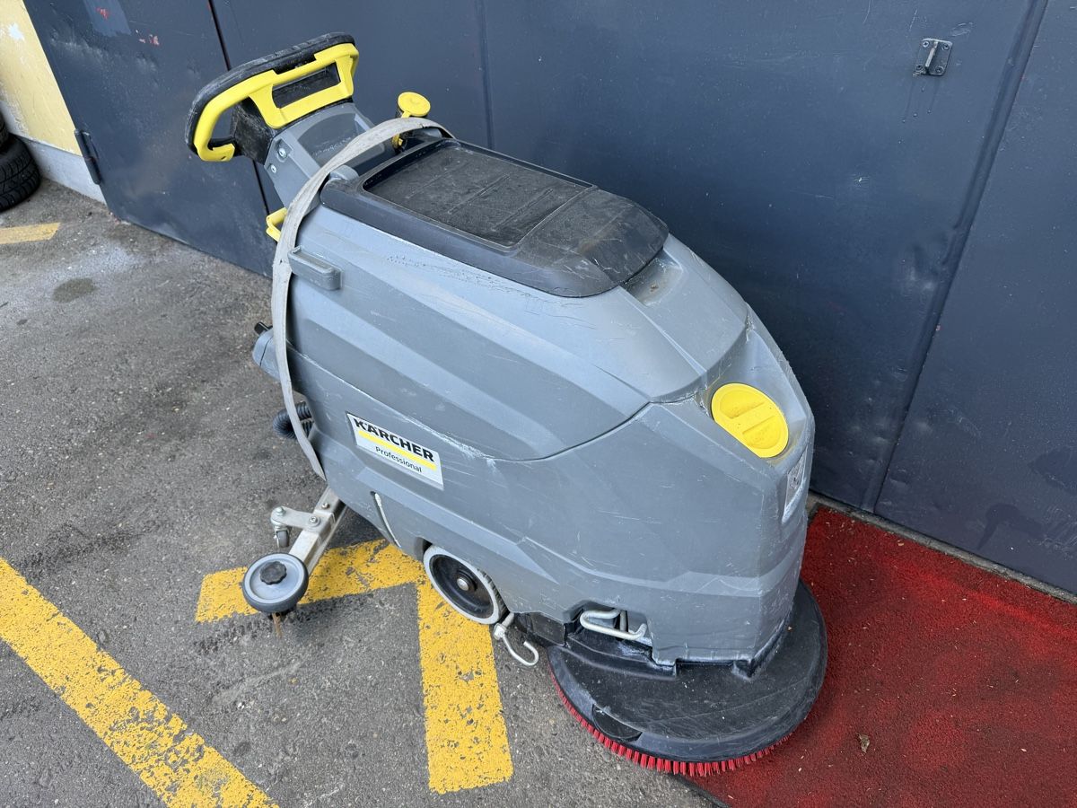 Kärcher Tutte le macchine: Kärcher Professional BD 50/50 C Classic – Usato da Zullwil venduto da Autocentersalii 1